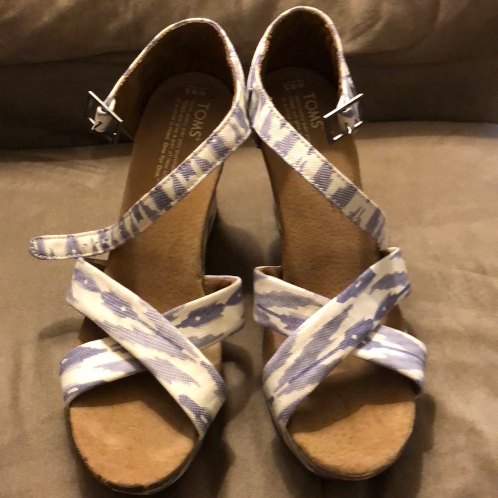 Toms wedge size 9.5